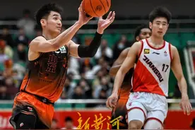 于德豪复出，山东男篮上半场62:43领先江苏队图片