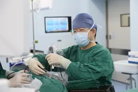 衢州十龄童感冒时眼球突出，竟是因为常打篮球……图片