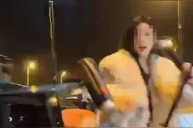 四川一女主播深夜马路边直播，拒绝宝马司机搭讪后被撞！官方公布调查结果图片