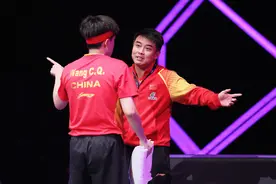 出征WTT总决赛在即，王皓：王楚钦遇阶段性问题，他会解决图片
