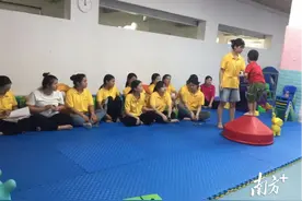 琴声在教室响起，“星星的孩子”与爱共鸣图片