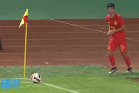 无敌世界波！毛伟杰凌空抽射直入死角，U19国足2-0领先伊朗U19图片