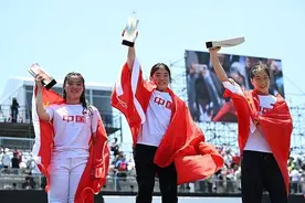中国女子自由式小轮车奥运资格赛包揽前三图片