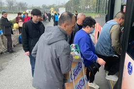 清明祭扫高峰将至，上海开通15条定点班车，返程客流最高峰是这天图片