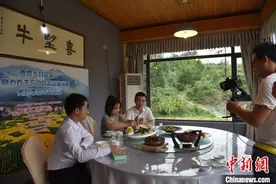 直播乡村促振兴：小水果打造联农带农致富大产业图片