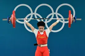 卫冕成功！侯志慧获得巴黎奥运会举重女子49公斤级金牌图片
