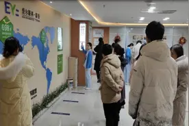 寒假尾声摘镜热度不减！爱尔眼科助学生圆梦军旅生涯图片