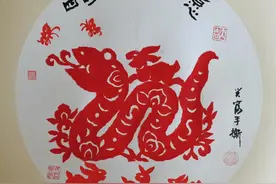 上海老人用手撕出200多张蛇年撕纸走红 当事人：想让更多人了解撕纸，把这门手艺传承下去图片
