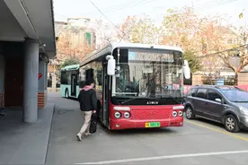 最近！上海开通了一波“特别”的公交线，您都乘坐过吗图片
