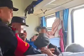 母女俩列车霸座还持刀威胁，12306回应图片