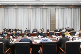 “臭肉事件”后昆明市委书记发声：严格落实校长、教师陪餐制度图片
