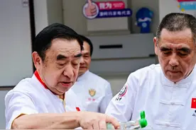 翼装飞人张树鹏高空送美食，湘菜大师许菊云现做辣椒炒肉……“村厨大赛”武陵源站海选好有味图片