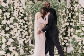 😍罗斯今日和女友完婚 老队友诺阿担任证婚人图片