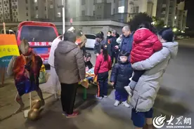 鱼台县滨湖街道站前社区联合博园幼儿园开展元旦送礼物活动图片