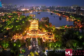 组图 | 超然致远，湖畔夜幕下的浪漫图片