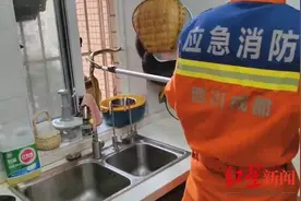 成都进入“蛇出没”季节，消防教你如何防蛇，被蛇咬后该怎么办→图片