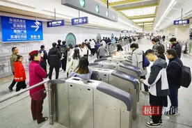 天气晴了，游客多了！武汉地铁这些“春游车站”客流飙升图片