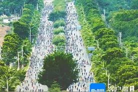 1.8万名跑者竞逐儋马 用脚步丈量儋州，感受千年古郡风光图片