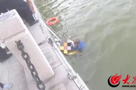 山东滨州：女孩不慎落水 滨城消防与热心群众接力救援图片