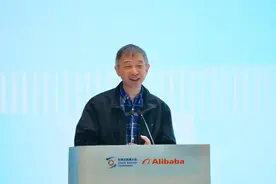 这场研讨会上，王坚院士提到了AI和开源图片