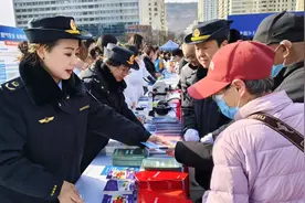【3·15市场监管在行动】兰州市市场监管局开展“3·15”国际消费者权益日宣传咨询服务活动图片