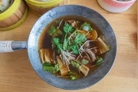 周末美食DIY丨做一份新加坡肉骨茶，品尝南洋风味图片