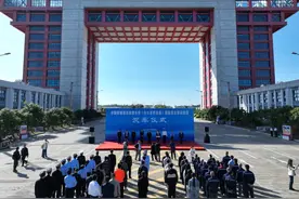 中国防城港至越南先安（东兴至芒街段）国际直达客运线路正式开通图片