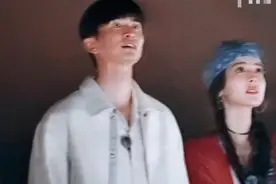 全网祝福！知名女星被曝恋情，网友：恋爱脑就应该和恋爱脑在一起图片