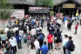 全国多处历史文化景区可背诗文免门票 游客：书本上的诗词歌赋“走”出来融入到生活中图片