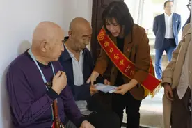 中国民生银行信用卡中心海口分中心开展“3·15”宣教活动图片
