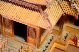 千城百县看中国·传承｜匠心木雕还原古建之美图片
