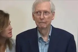 麦康奈尔再次僵住后，医生说他还能继续工作图片