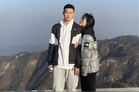 逆袭考研上岸后他说：只因有她图片