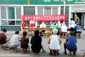 健康义诊点亮“夜模式”，贴心服务实现“零距心”图片