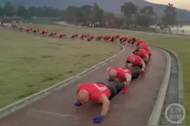 “鳄鱼爬”视频上热搜，团长回应：不像网友想的那样一直爬图片