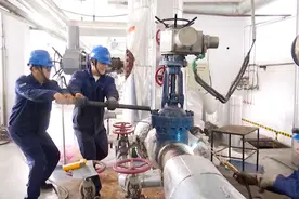 “中国冷极”根河开栓供热，开启长达9个月的供暖季视频封面