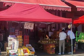 “一天开几百个榴莲，工具都累了”！实地调查榴莲价格大跳水，降到“1”字头后还能再降吗？图片