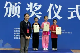 恭喜！洪山小学学生周美穗斩获2024年全国青少年武术套路锦标赛女子C组棍术冠军图片