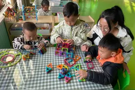利津县陈庄镇中心幼儿园：自主游戏中的家园共育联盟图片