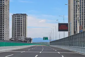 万家丽高架北延线“尝鲜”体验：选择匝道请提前看指示标牌图片