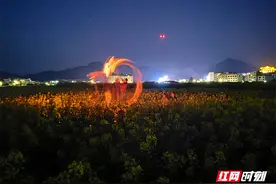 汝城：文旅融合促发展 油菜花海感舞龙图片
