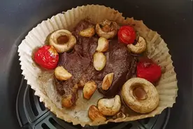 周末美食DIY丨空气炸锅也能烤牛排，10分钟小白变大厨图片
