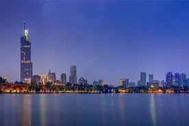 重磅！江苏GDP十年连跨六个万亿级，全省13个设区市全部跻身全国百强【附南京市重点产业分析】图片