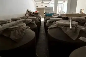 10吨53度的白酒存家中 四川古蔺一居民被罚款23000元图片