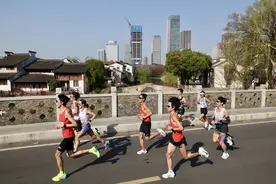 2025无锡马拉松鸣枪起跑图片