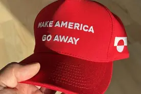 “让美国滚开”，格陵兰岛特色“MAGA”帽子走红网络，引起网友热议图片