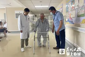 加速康复外科再创奇迹！116岁老人股骨头置换术后24小时下床行走图片
