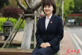 “一辈子学做老师”，她在教学中和学生一起成长图片