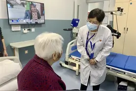 吃烤馒头片能缓解胃不舒服？医生表示：有一定作用，并非人人适宜图片