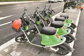 城事｜隐患多、维权难，街头共享电单车建议别用图片